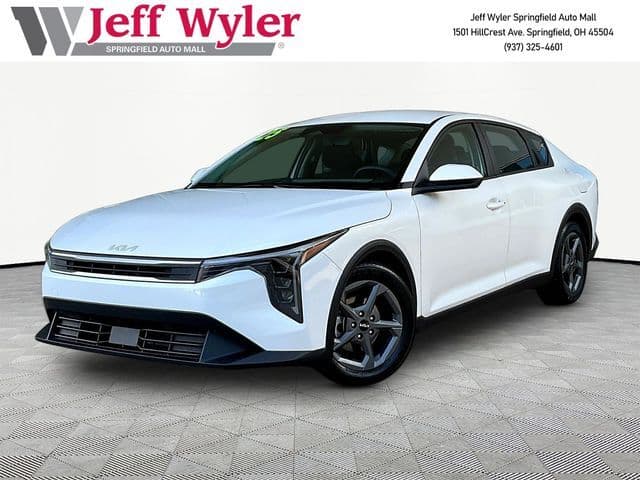 2025 Kia K4 LXS — photo 1 of 32