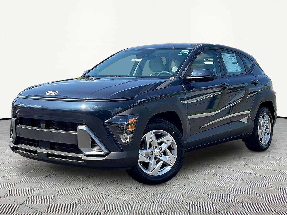 2027 Hyundai Kona SE — photo 1 of 19