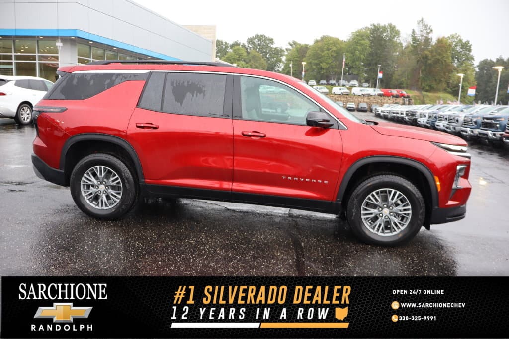 2027 Chevrolet Traverse AWD LT — photo 1 of 31