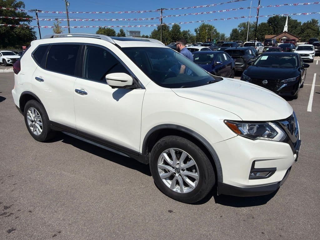 2018 Nissan Rogue SV — photo 1 of 37
