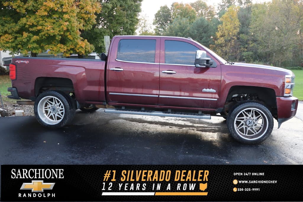 2016 Chevrolet Silverado 3500HD High Country — photo 1 of 4
