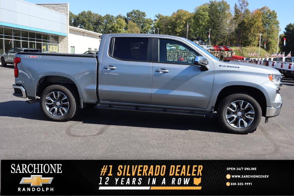 2025 Chevrolet Silverado 1500 LT — photo 1 of 30