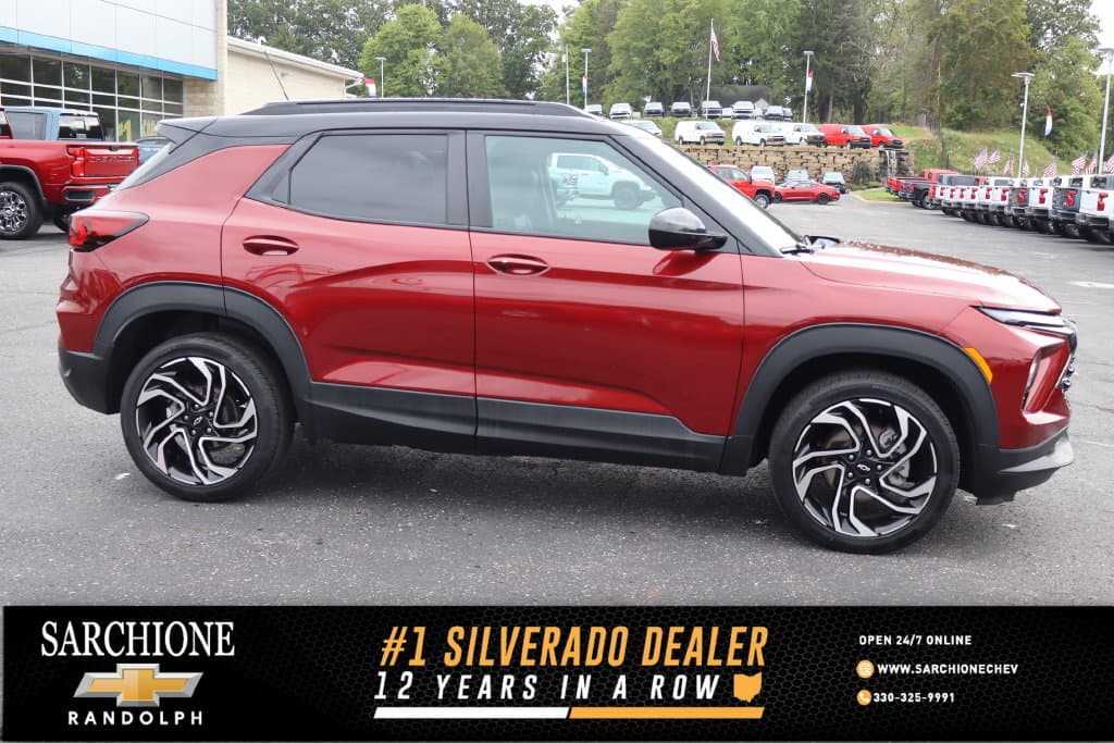 2025 Chevrolet Trailblazer RS — photo 1 of 34