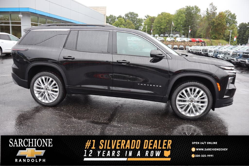 2027 Chevrolet Traverse AWD LT — photo 1 of 33