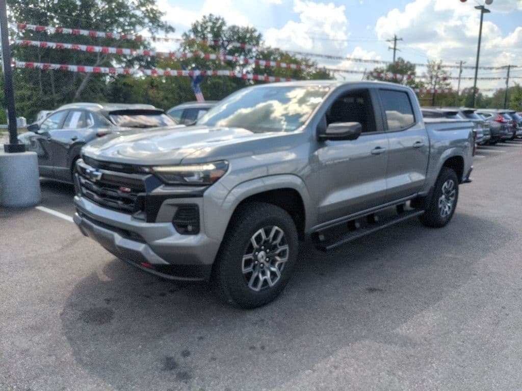 2025 Chevrolet Colorado 4WD Z71 — photo 1 of 25