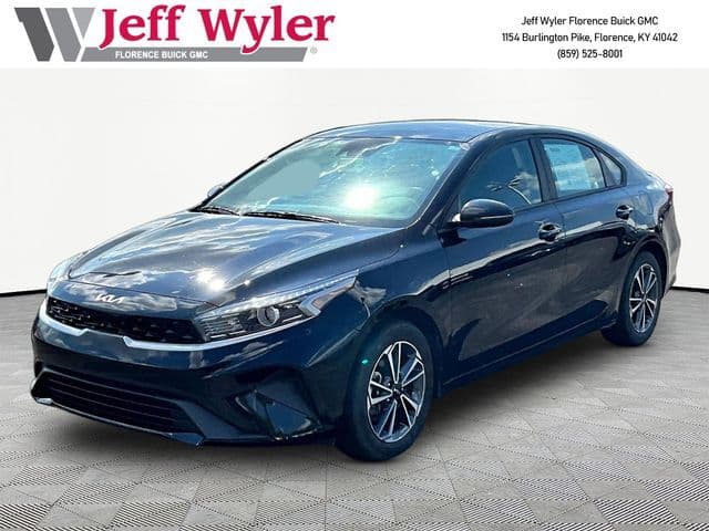 2023 Kia Forte LXS — photo 1 of 34
