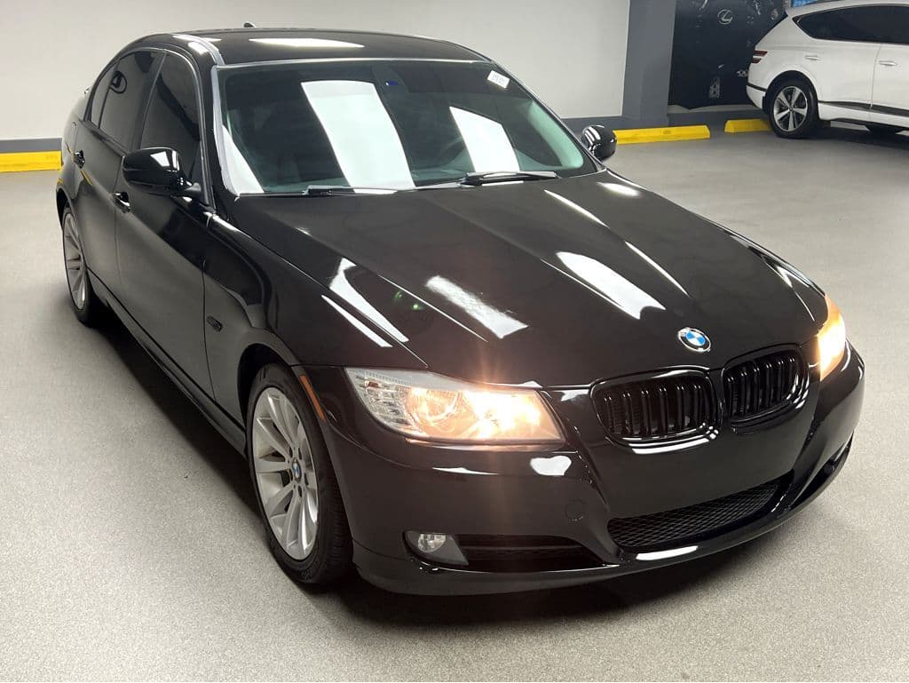 2011 BMW 3 Series 328i — photo 1 of 41