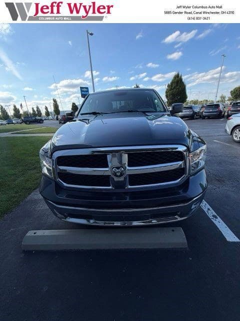 2020 RAM 1500 Classic SLT — photo 1 of 9