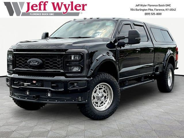2025 Ford Super Duty F-350 SRW LARIAT — photo 1 of 33