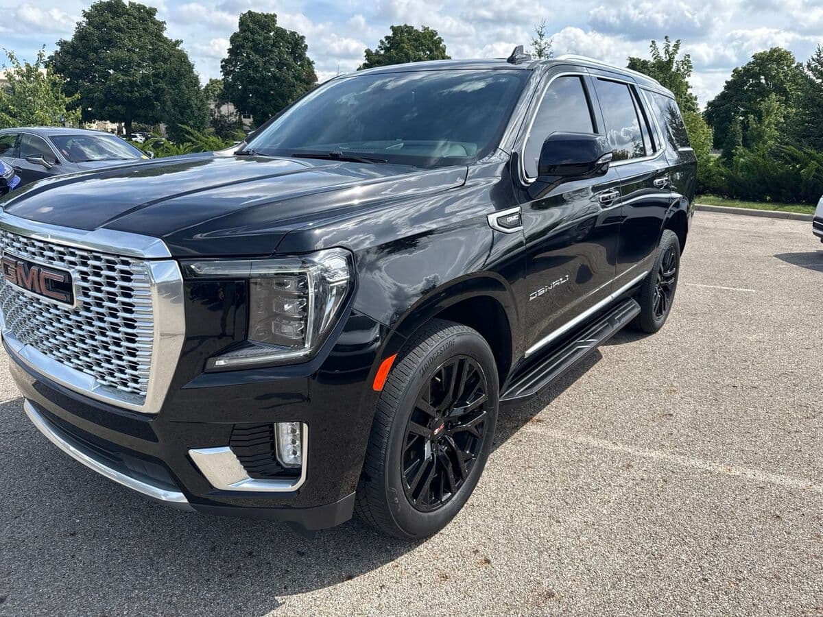 2021 GMC Yukon Denali — photo 1 of 9