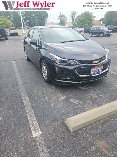 2018 Chevrolet Cruze LT — photo 1 of 21