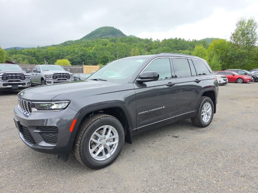 2026 Jeep Grand Cherokee Laredo X — photo 1 of 11