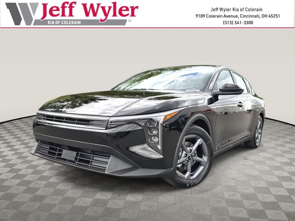 2026 Kia K4 LXS — photo 1 of 23