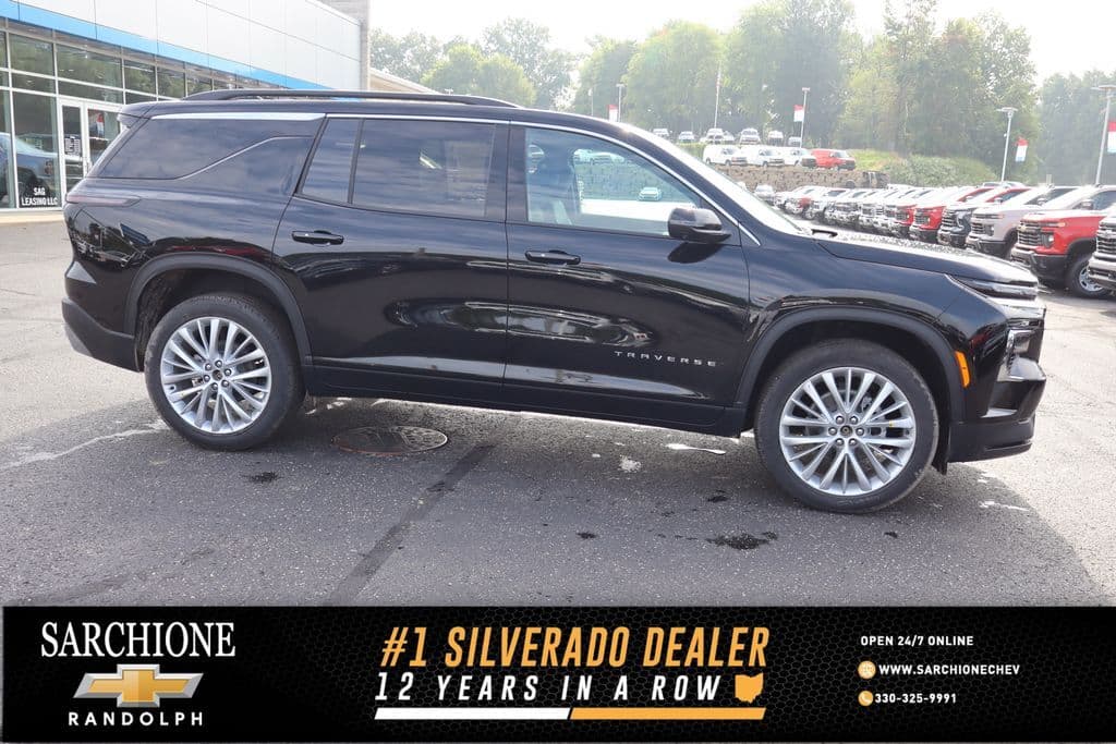 2027 Chevrolet Traverse LT — photo 1 of 36