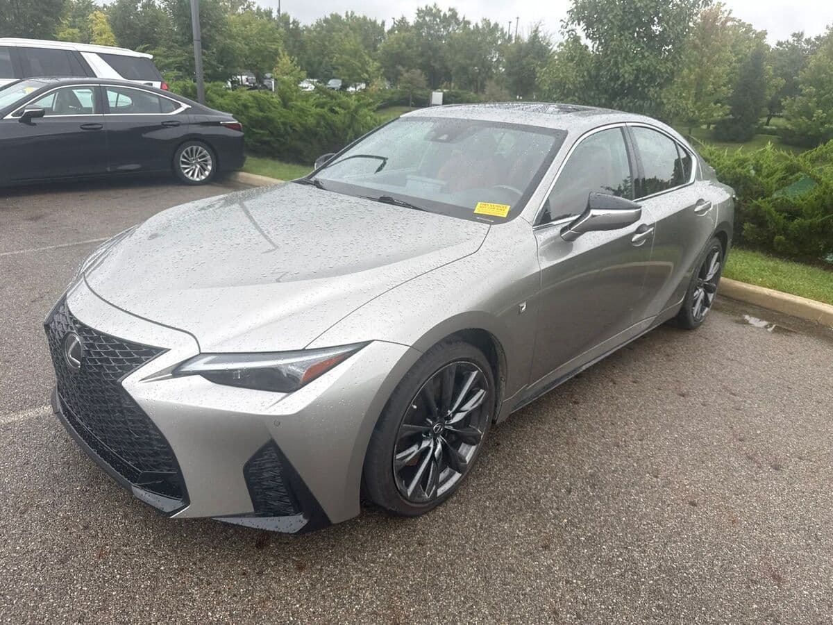 2022 Lexus IS IS 350 F SPORT — photo 1 of 9
