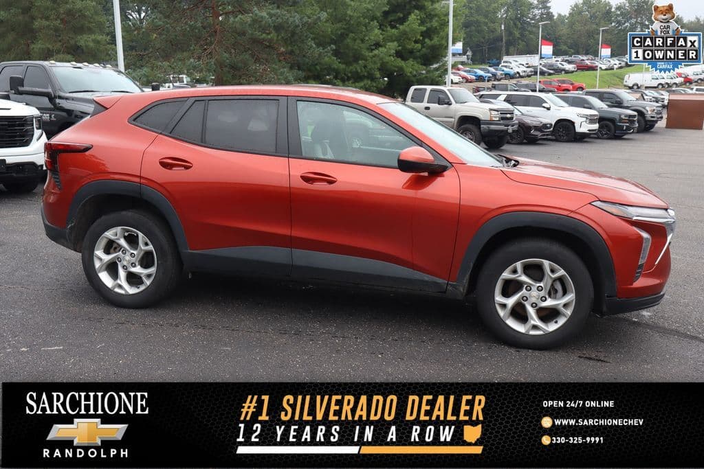 2024 Chevrolet Trax LS — photo 1 of 4