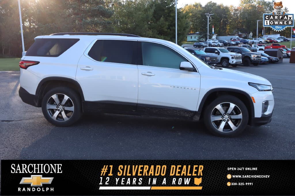 2023 Chevrolet Traverse LT Leather — photo 1 of 4