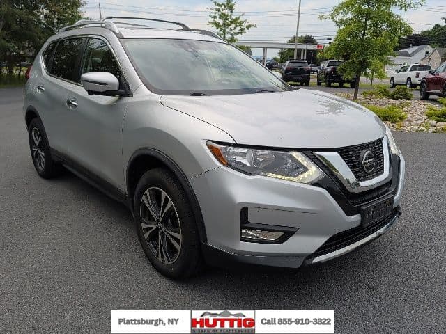 2020 Nissan Rogue SV — photo 1 of 21