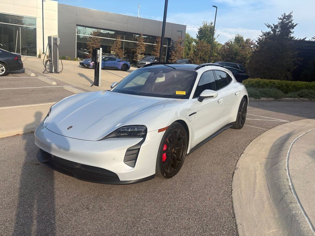 2024 Porsche Taycan GTS — photo 1 of 10