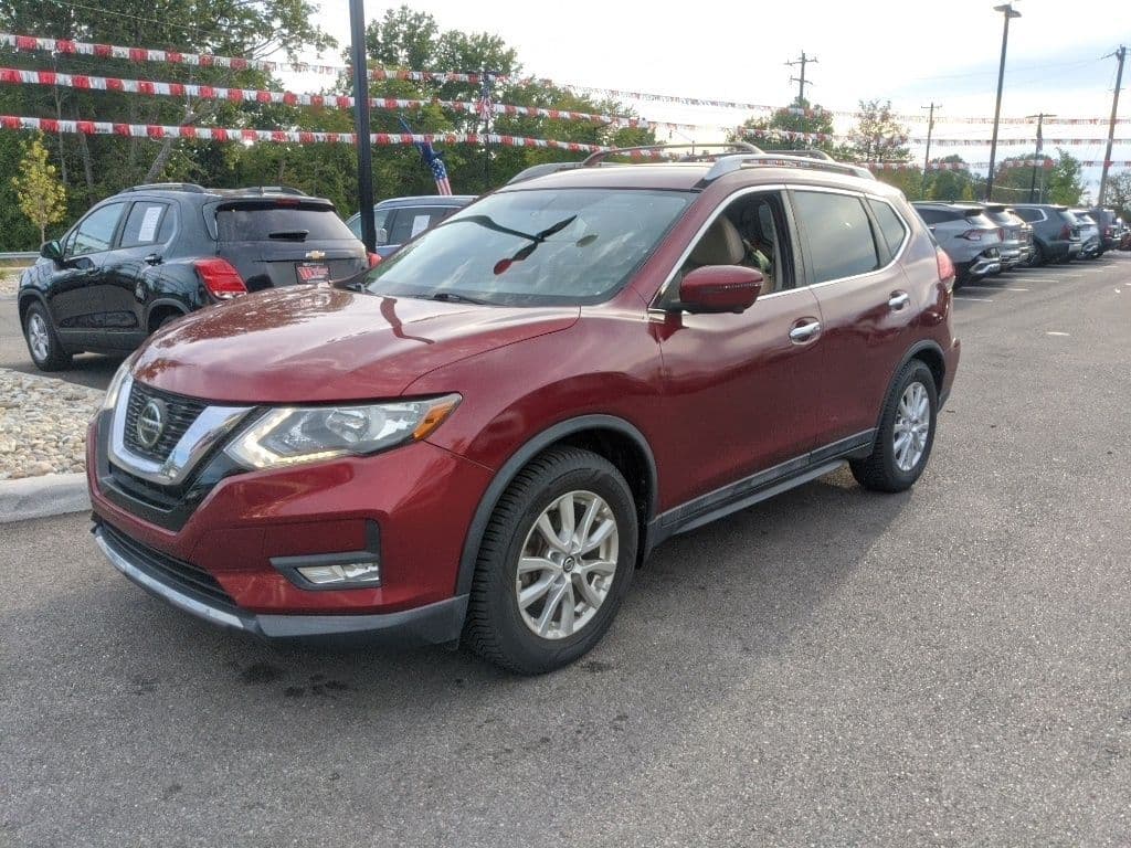 2018 Nissan Rogue SV — photo 1 of 24