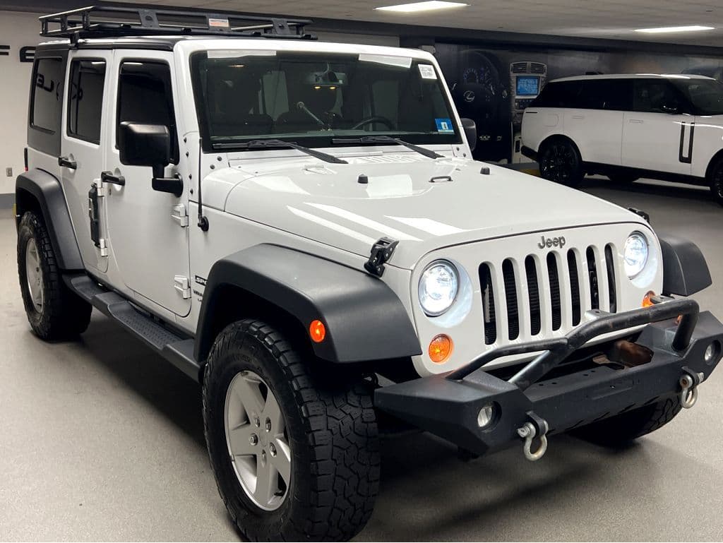 2018 Jeep Wrangler JK Sport — photo 1 of 39