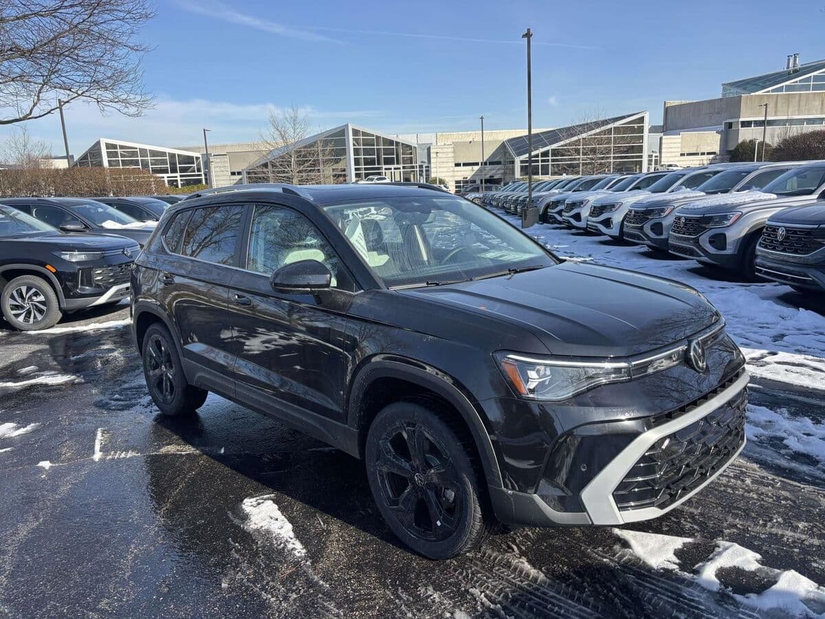 2026 Volkswagen Taos SEL — photo 1 of 32
