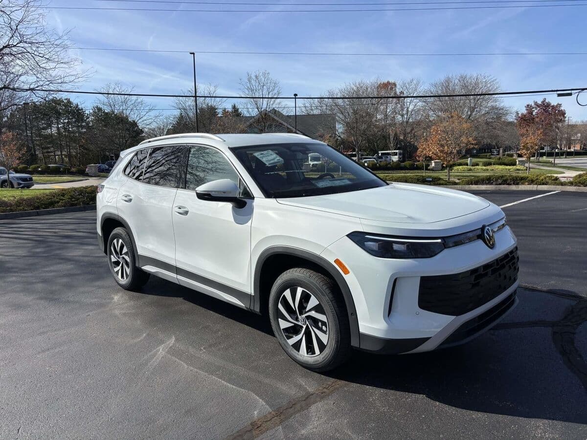 2026 Volkswagen Tiguan S — photo 1 of 31
