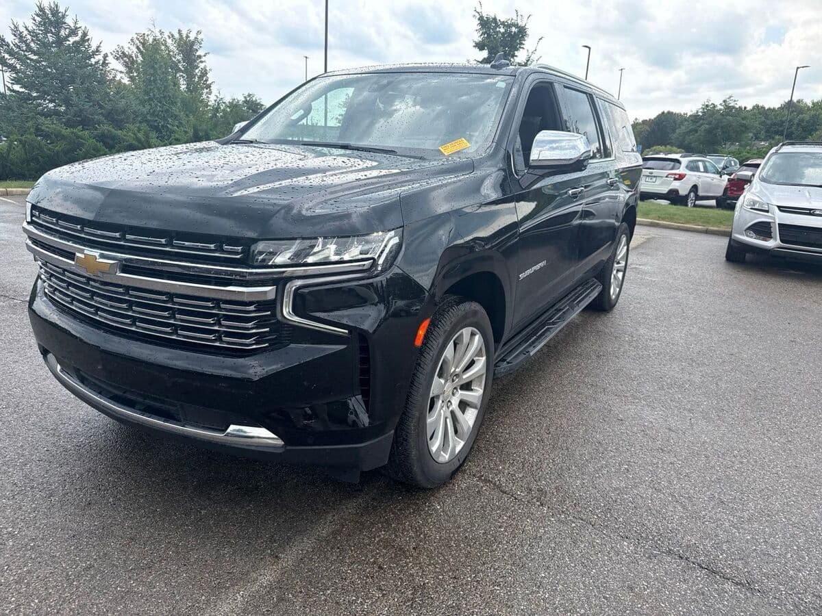2021 Chevrolet Suburban Premier — photo 1 of 8
