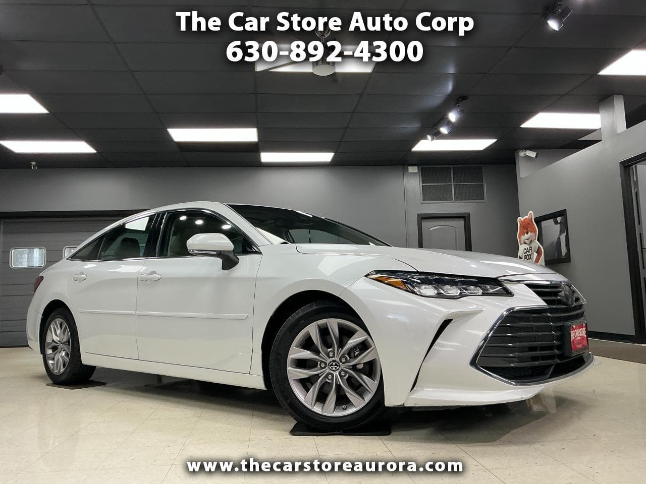 2019 Toyota Avalon XLE — photo 1 of 37