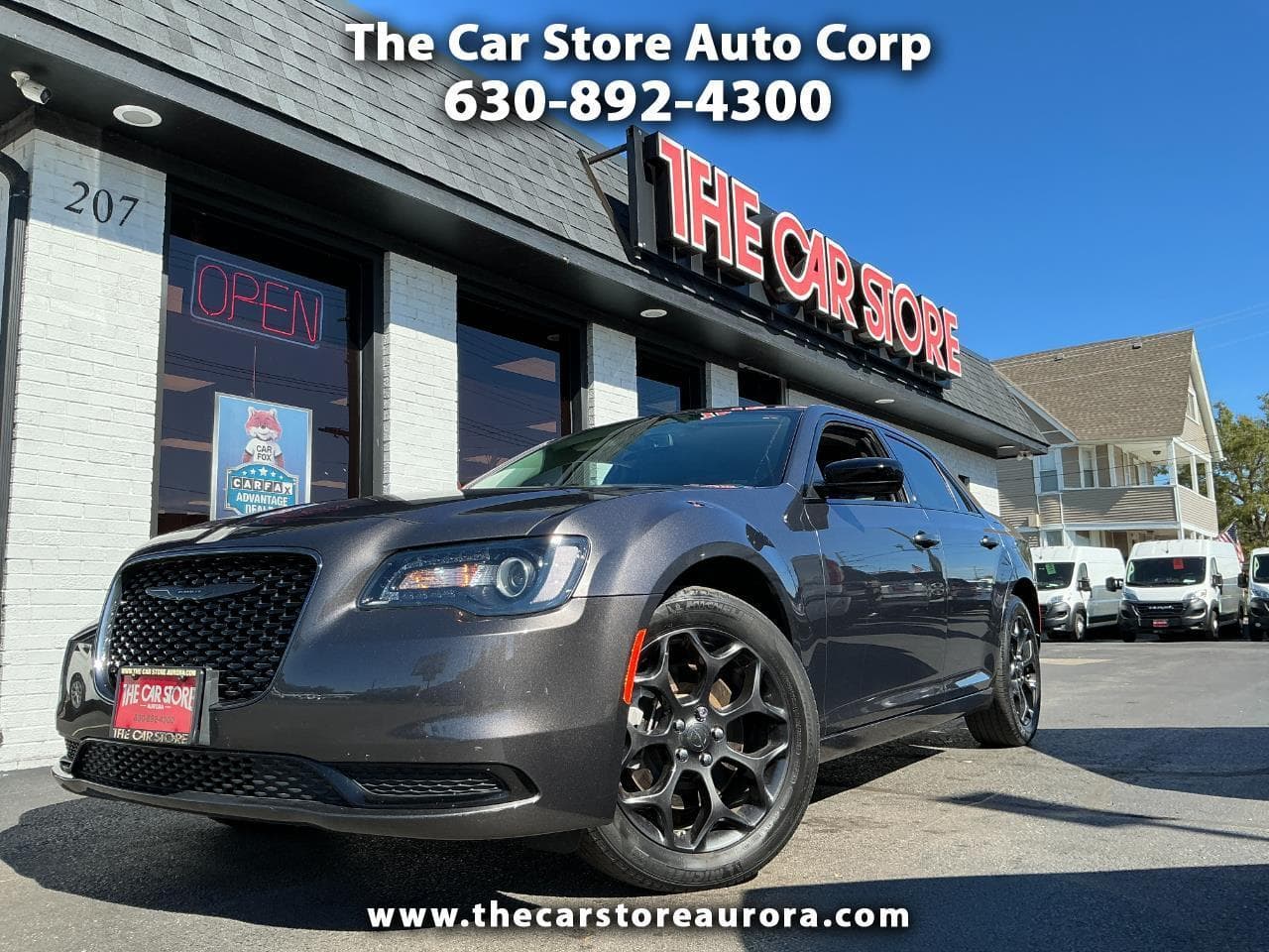 2022 Chrysler 300 Touring — photo 1 of 31