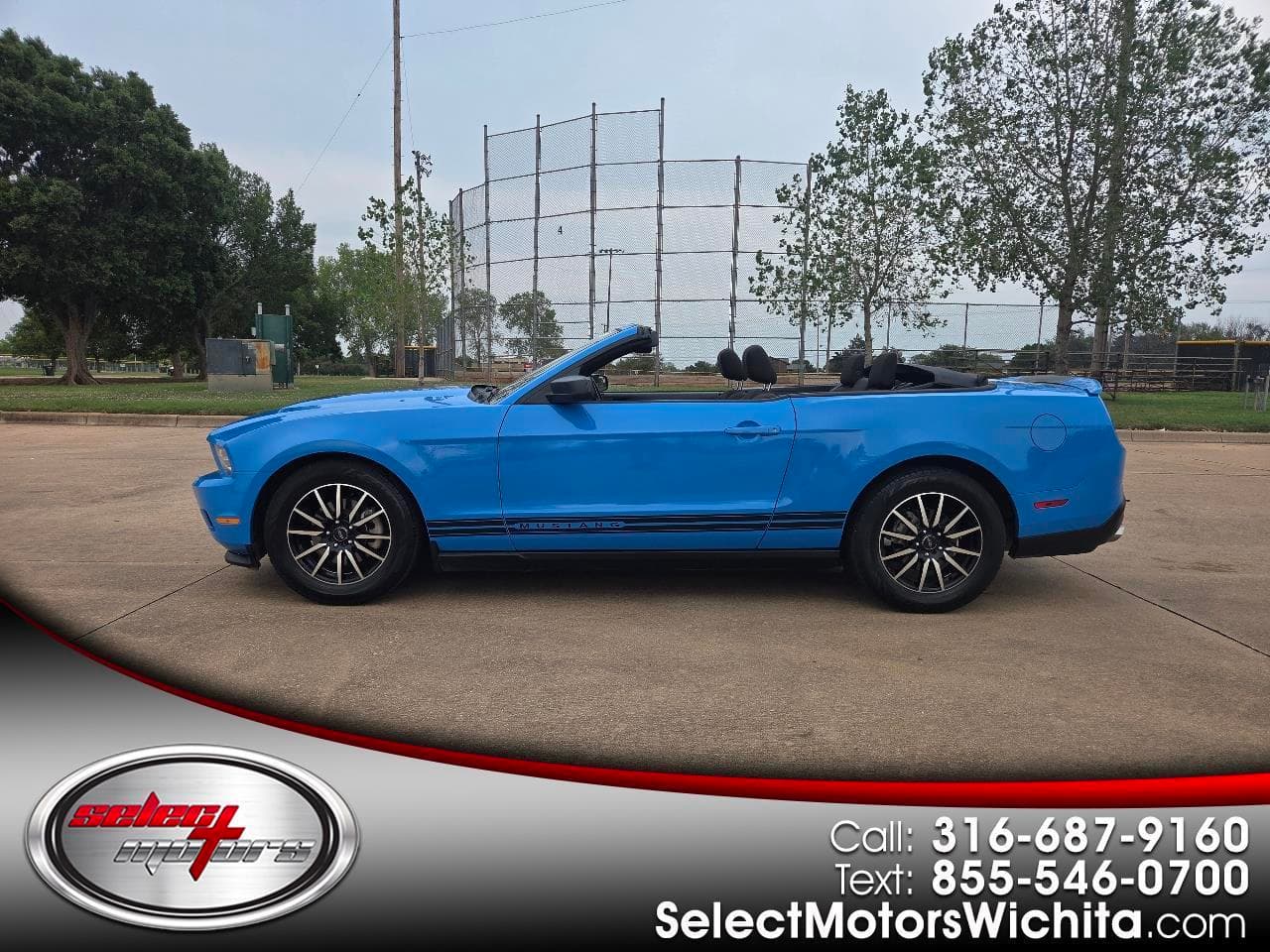 2012 Ford Mustang Base — photo 1 of 30