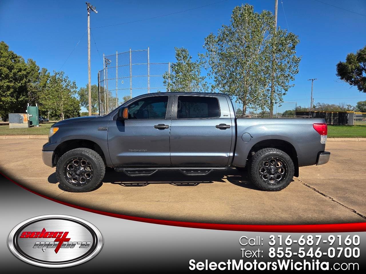 2010 Toyota Tundra 4WD Truck Base — photo 1 of 37