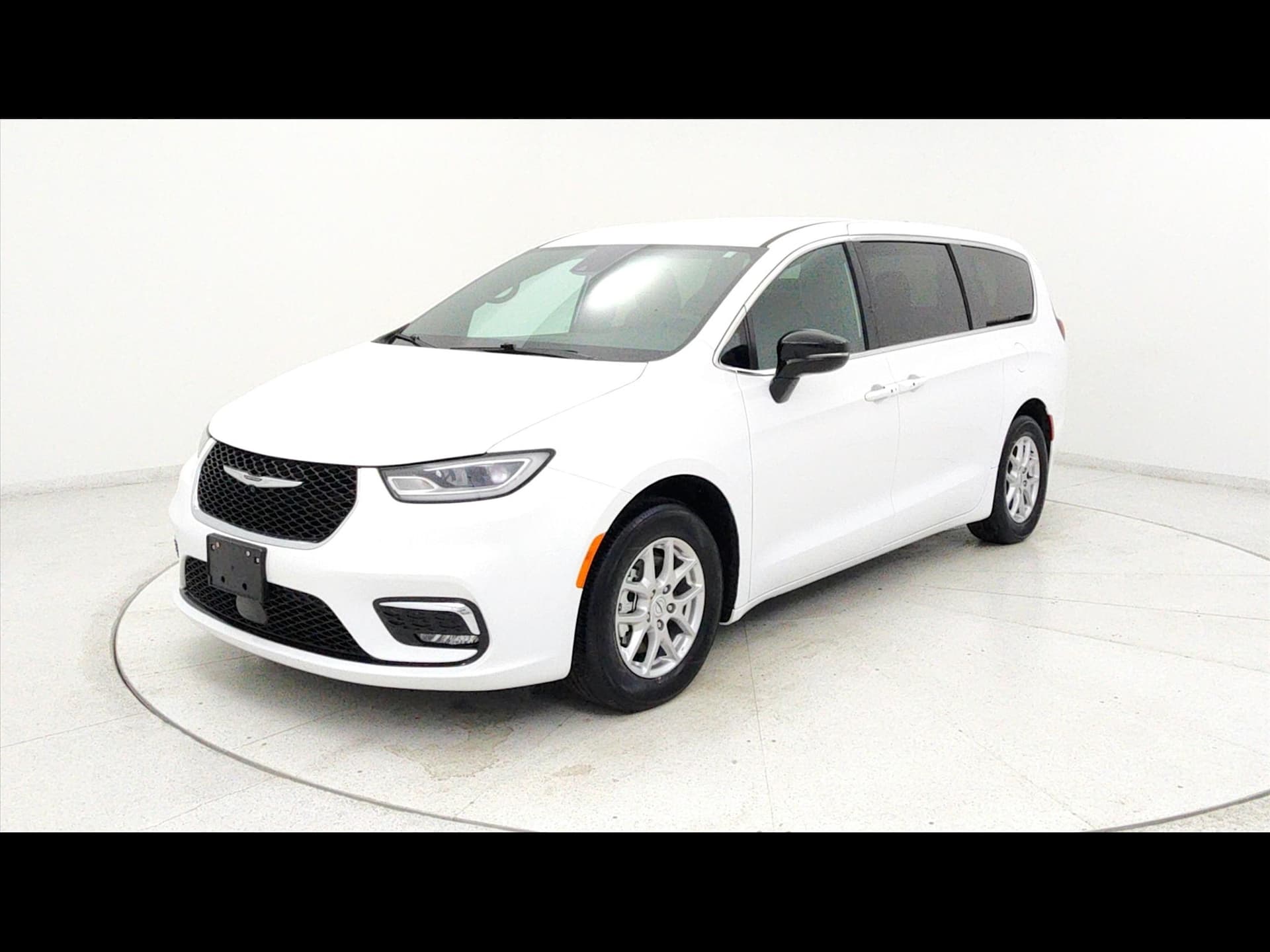 2025 Chrysler Pacifica Select — photo 1 of 56
