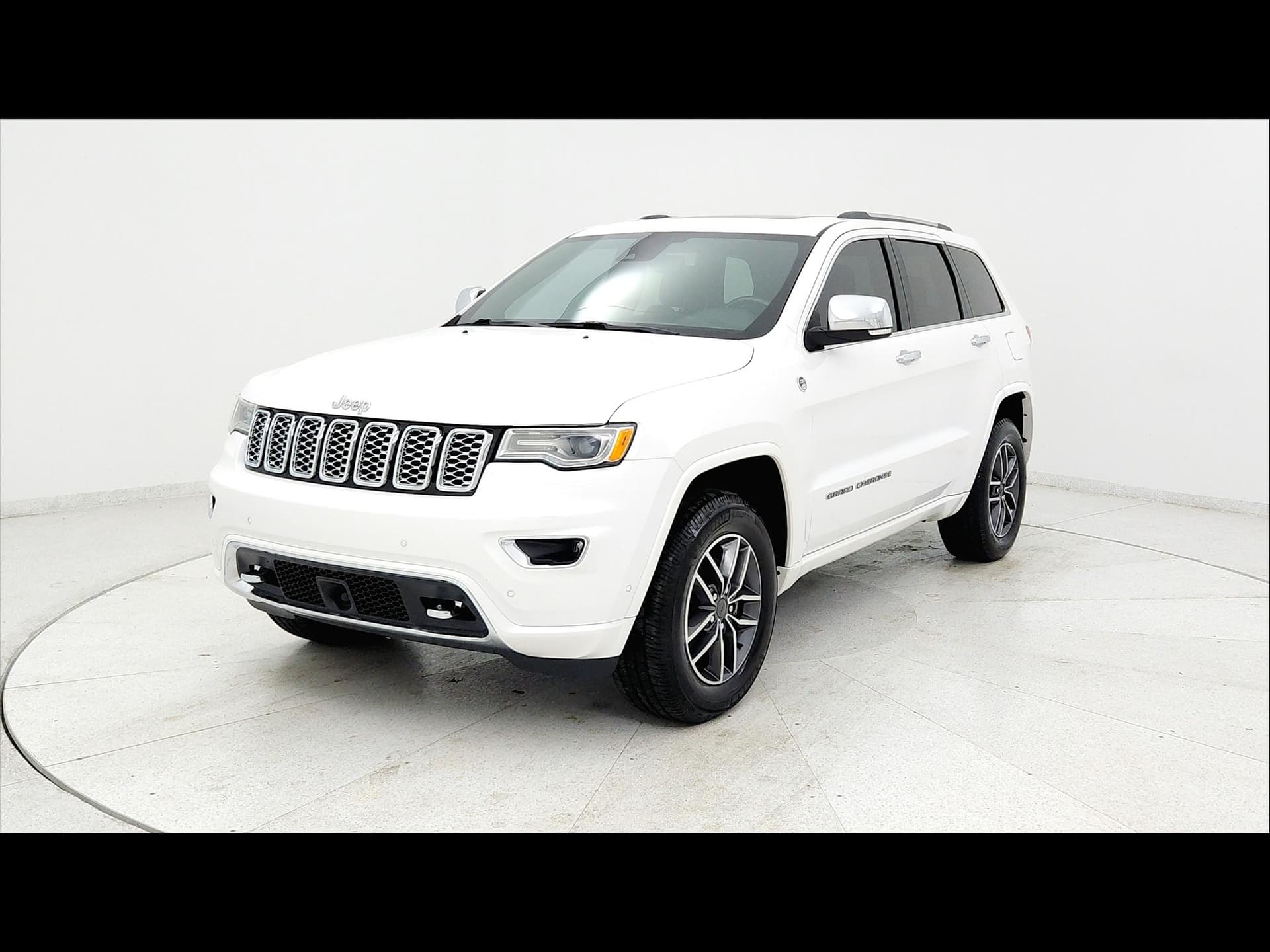 2020 Jeep Grand Cherokee Overland — photo 1 of 57