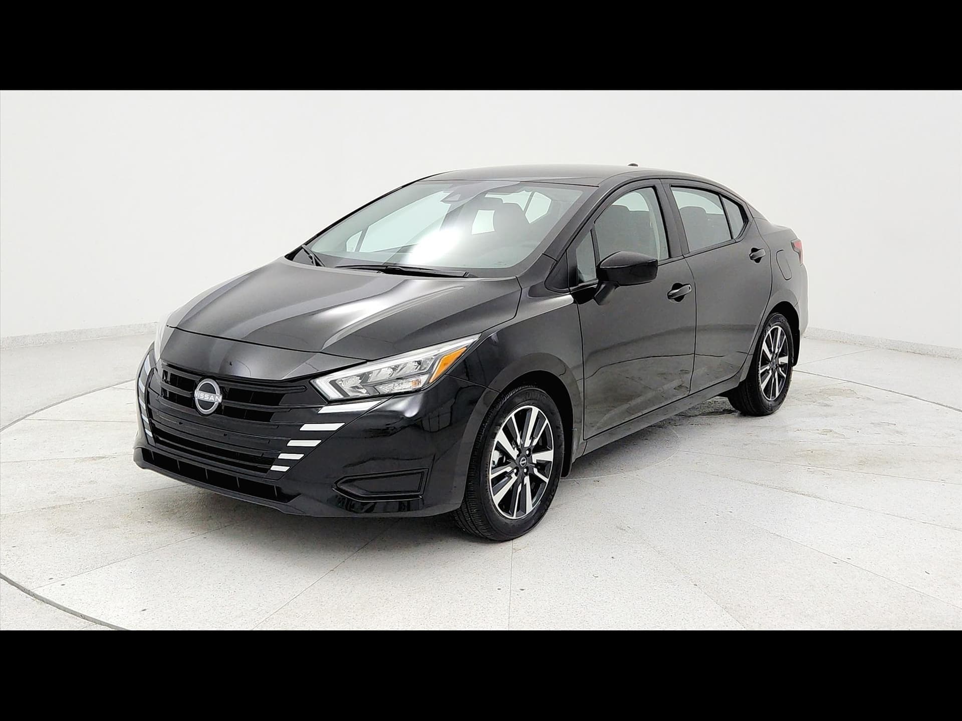 2025 Nissan Versa SV — photo 1 of 49
