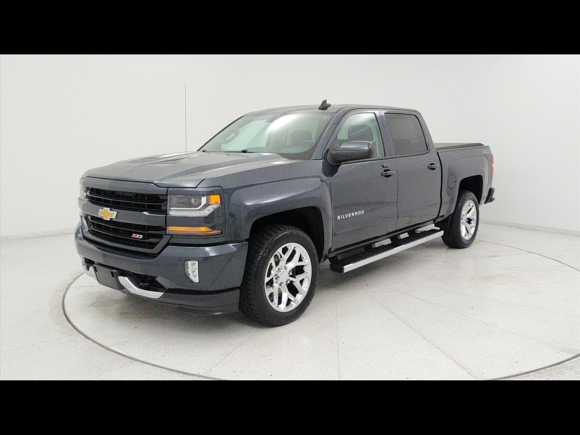 2017 Chevrolet Silverado 1500 LT — photo 1 of 52