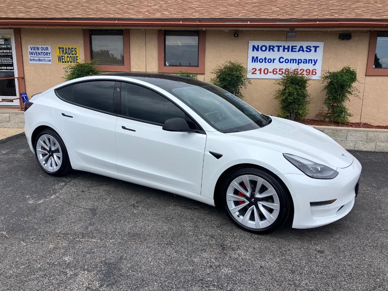 2021 Tesla Model Y Standard Range — photo 1 of 54