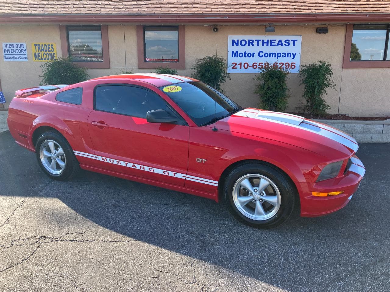 2007 Ford Mustang GT Deluxe — photo 1 of 36