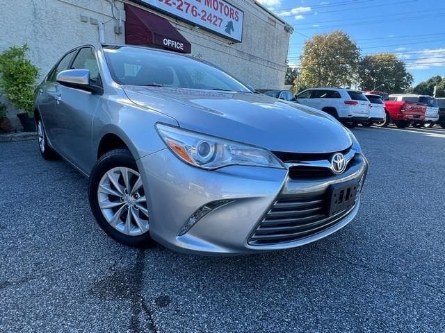 2017 Toyota Camry Base — photo 1 of 24