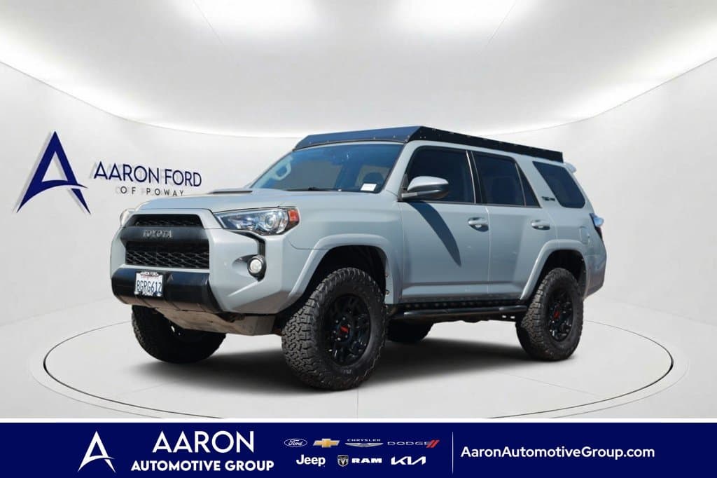 2017 Toyota 4Runner SR5 — photo 1 of 45