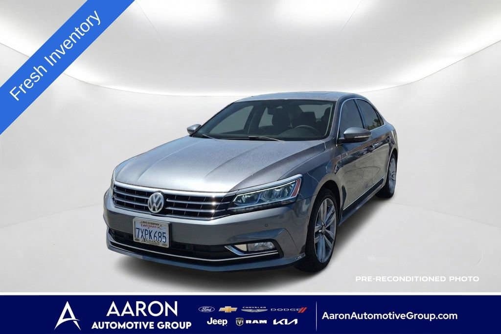 2017 Volkswagen Passat 1.8T SEL Premium — photo 1 of 22