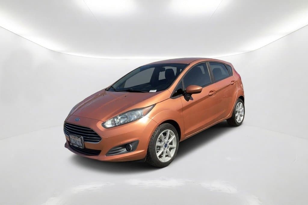 2017 Ford Fiesta SE — photo 1 of 22