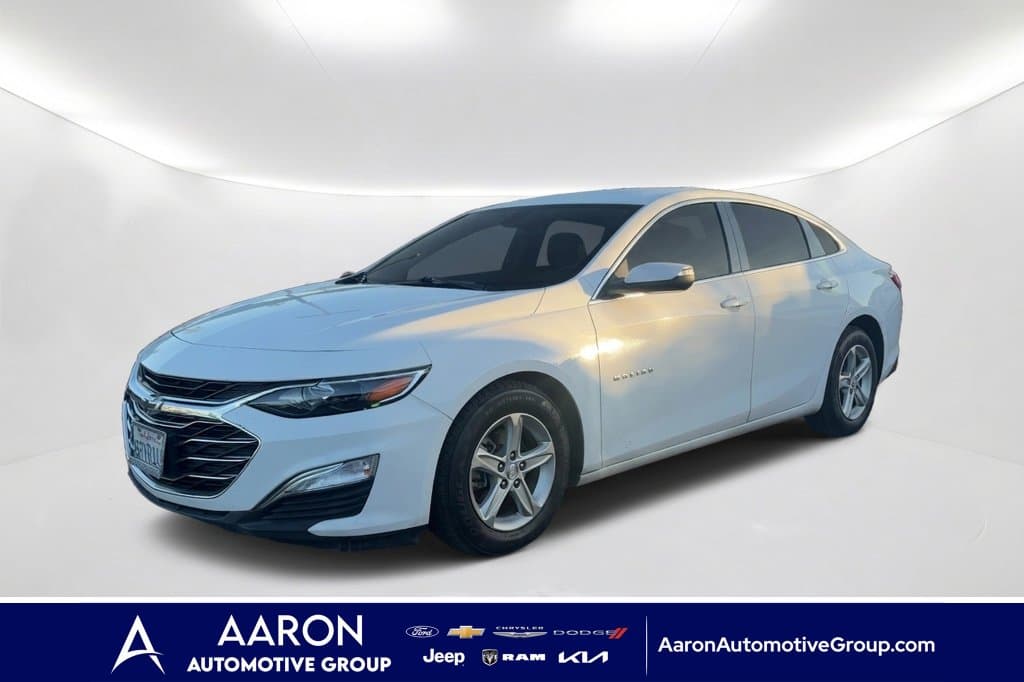 2020 Chevrolet Malibu Base — photo 1 of 22