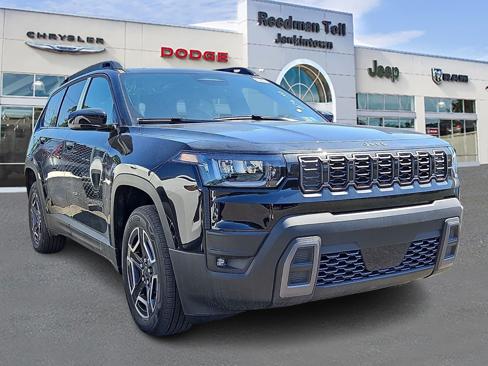 2026 Jeep Cherokee LAREDO 4X4 — photo 1 of 16
