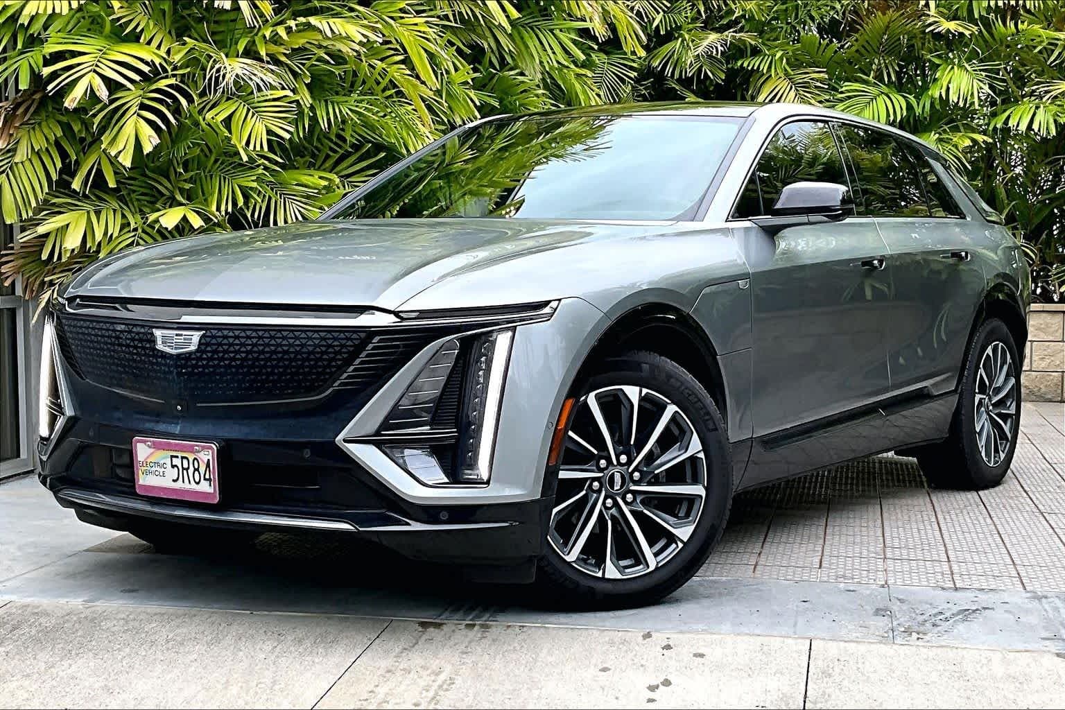 2024 Cadillac LYRIQ Sport — photo 1 of 33