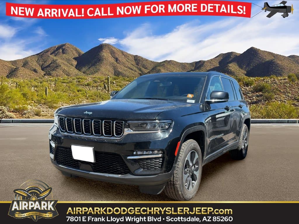 2024 Jeep Grand Cherokee Base — photo 1 of 15