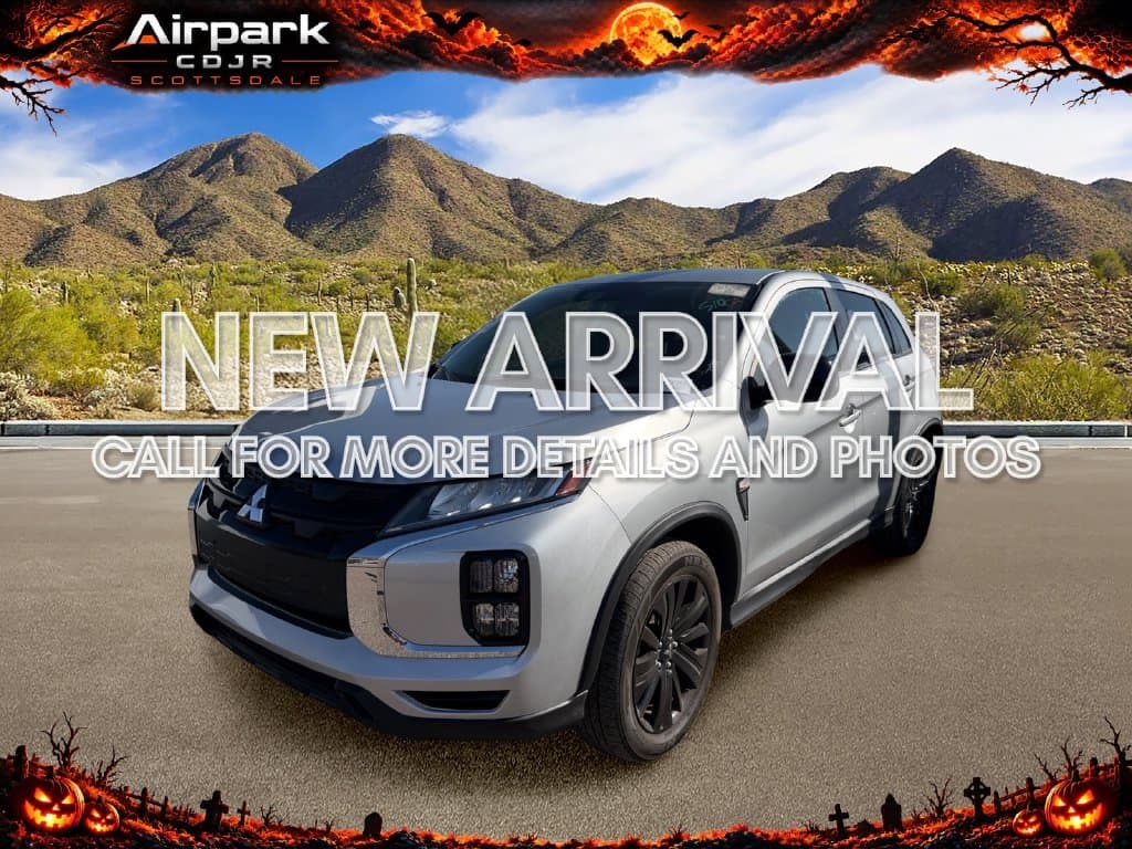 2025 Mitsubishi Outlander Sport Base — photo 1 of 12