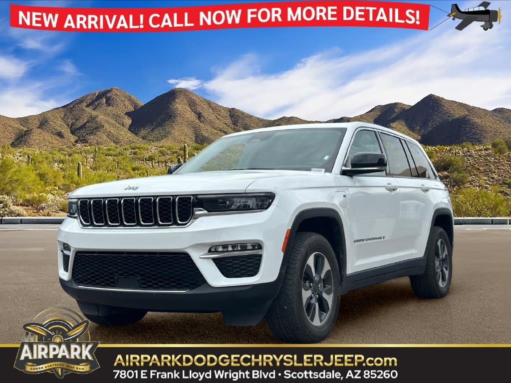 2024 Jeep Grand Cherokee Base — photo 1 of 12