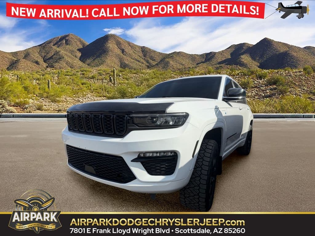 2023 Jeep Grand Cherokee Base — photo 1 of 18