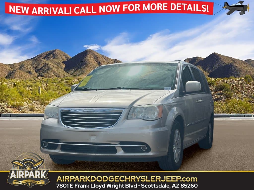 2014 Chrysler Town & Country Touring — photo 1 of 13